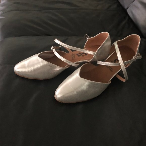 NEW Ballroom Latin Dance Shoes in Silver - Picture 5 of 14